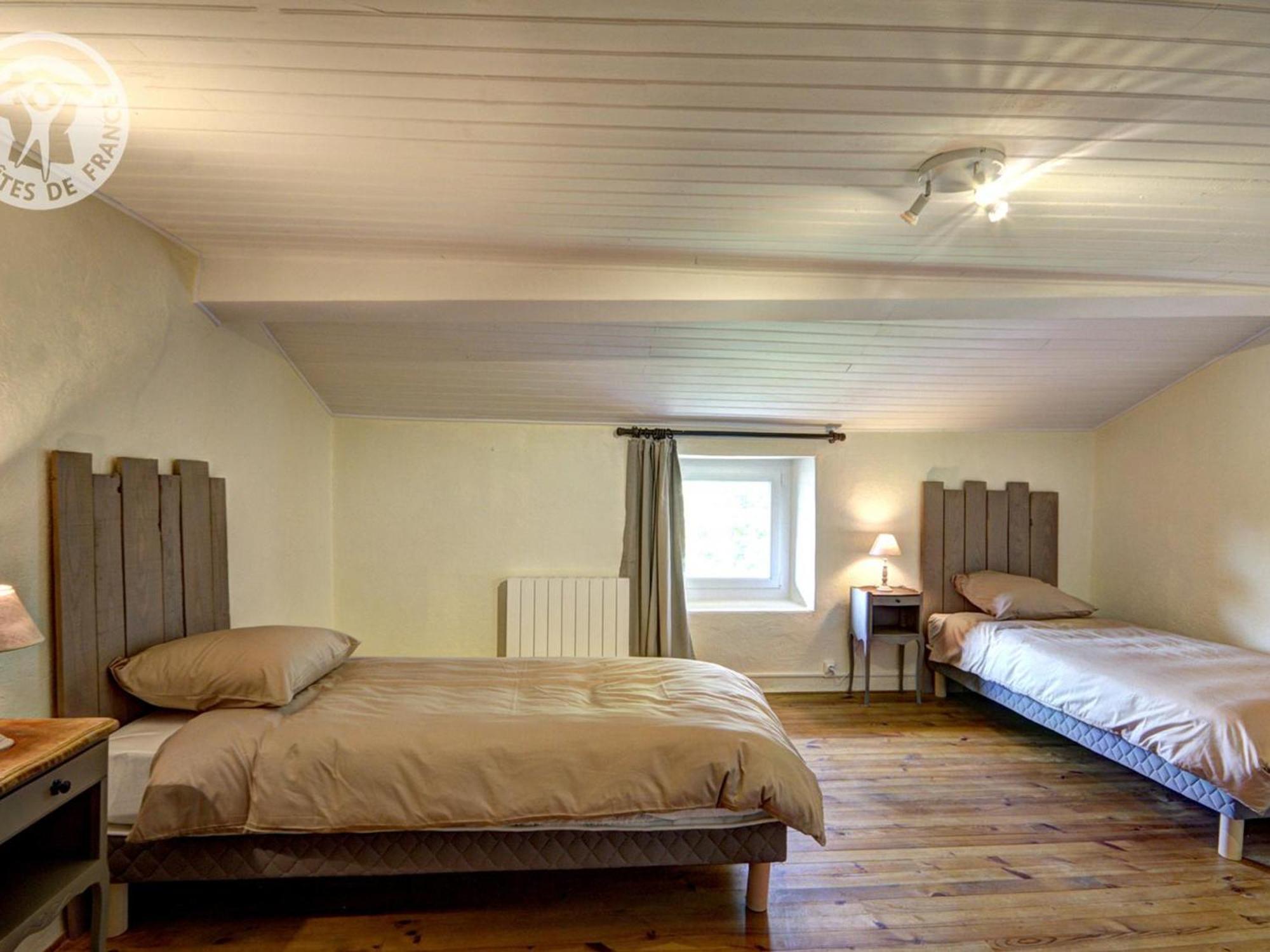 Gîte Montchal, 7 pièces, 14 personnes - FR-1-496-147 Extérieur photo