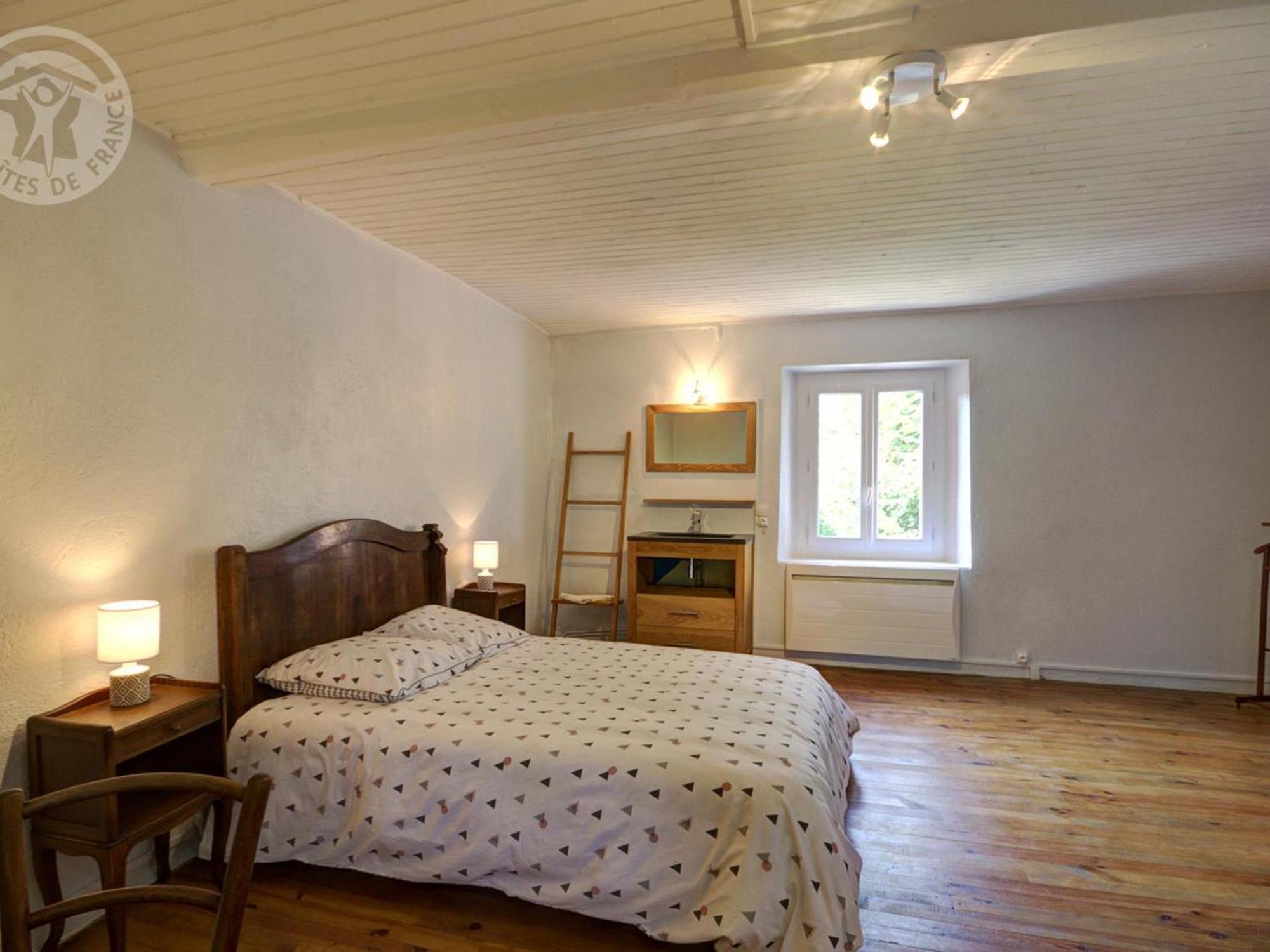 Gîte Montchal, 7 pièces, 14 personnes - FR-1-496-147 Extérieur photo