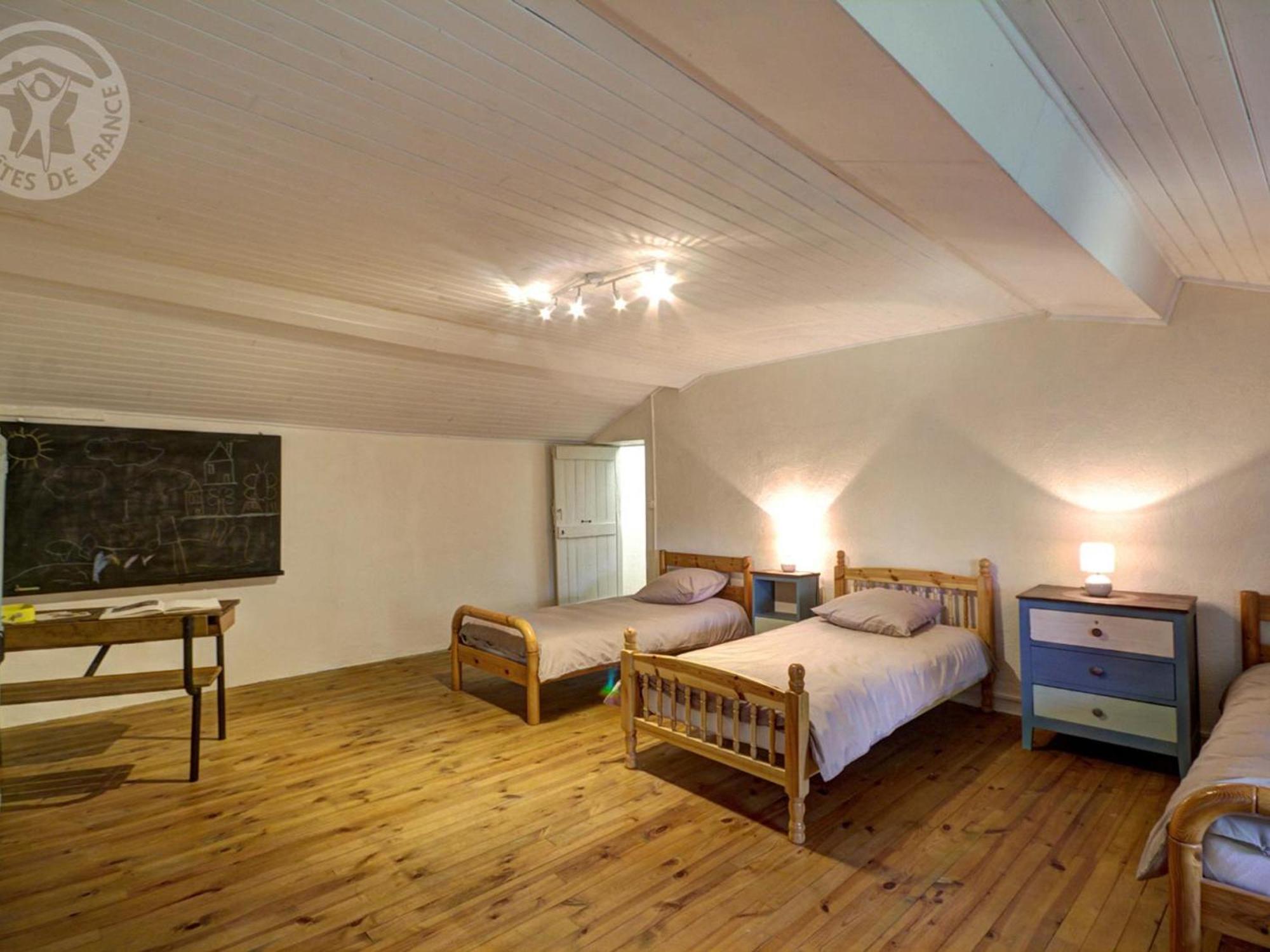 Gîte Montchal, 7 pièces, 14 personnes - FR-1-496-147 Extérieur photo