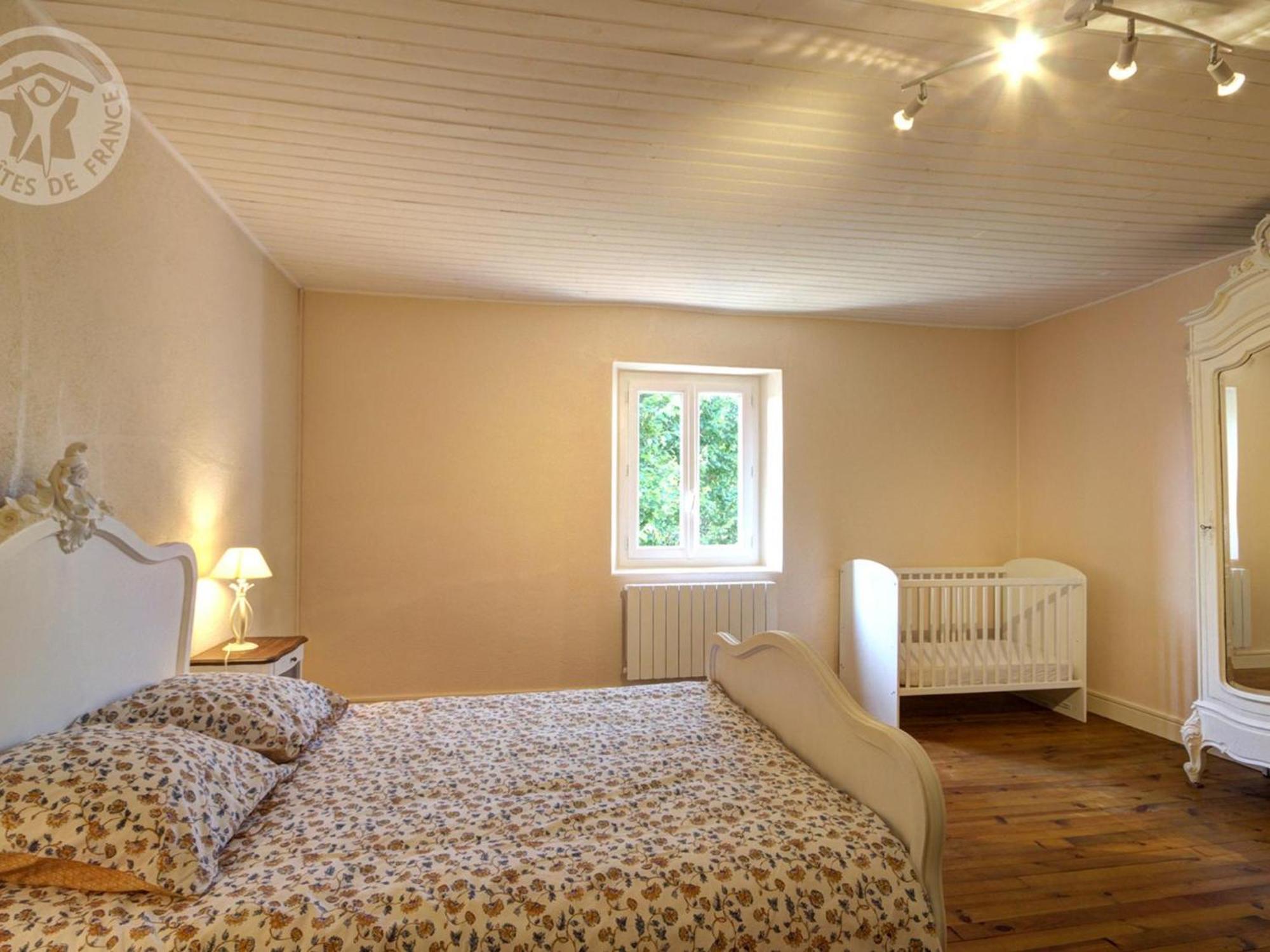 Gîte Montchal, 7 pièces, 14 personnes - FR-1-496-147 Extérieur photo