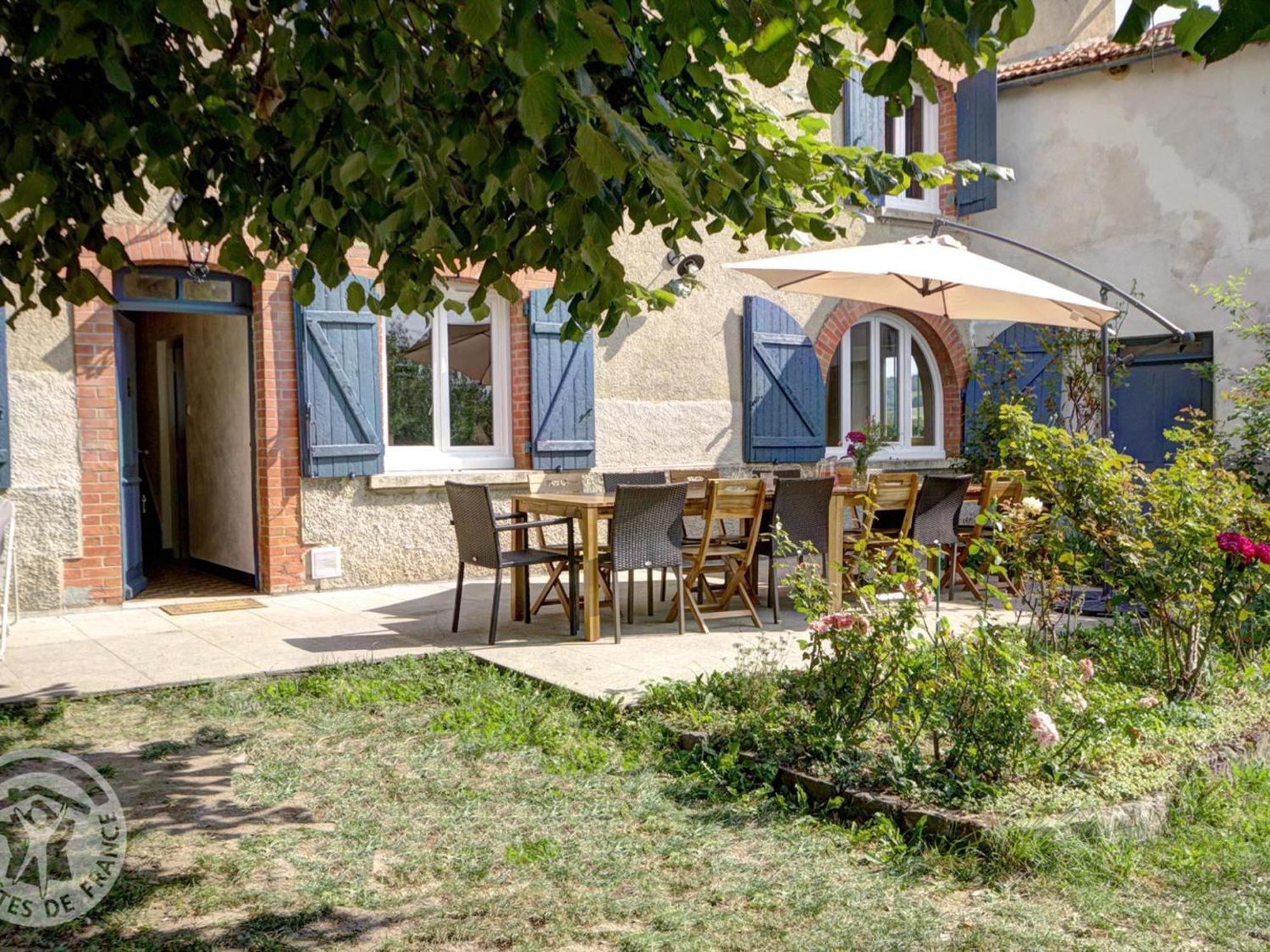 Gîte Montchal, 7 pièces, 14 personnes - FR-1-496-147 Extérieur photo